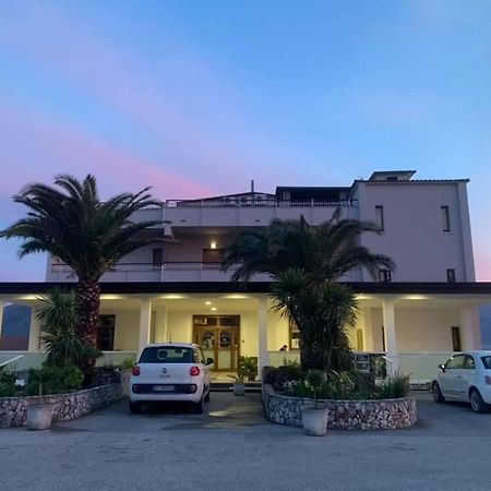 Hotel Vallisdea Sala Consilina Exterior photo