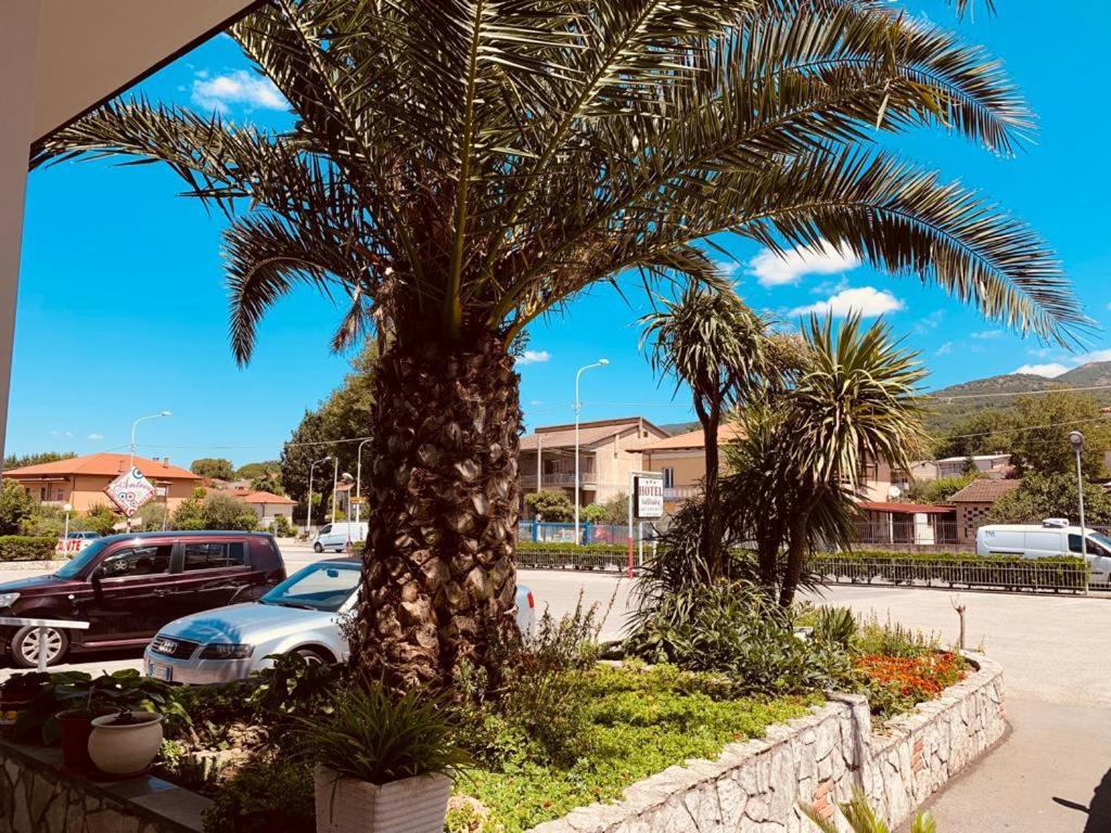 Hotel Vallisdea Sala Consilina Exterior photo
