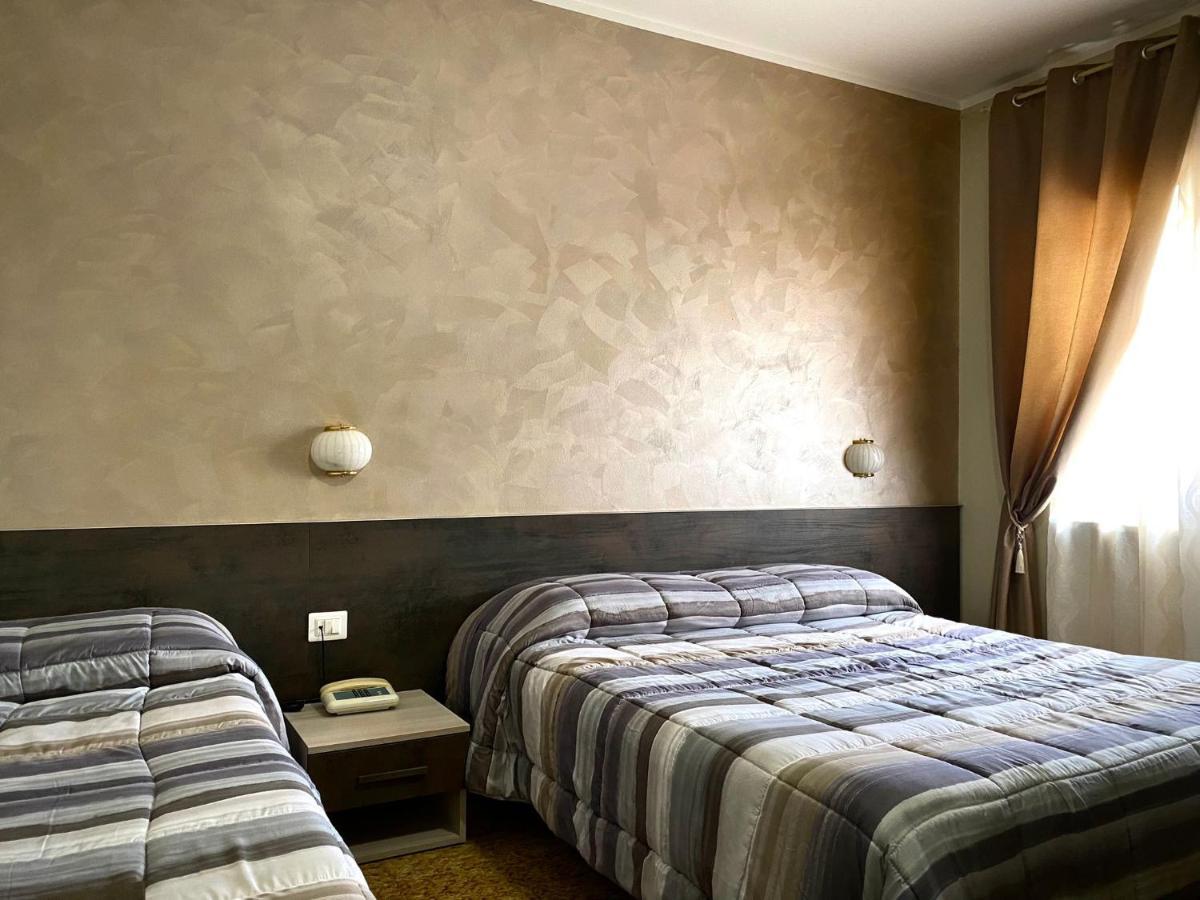 Hotel Vallisdea Sala Consilina Exterior photo
