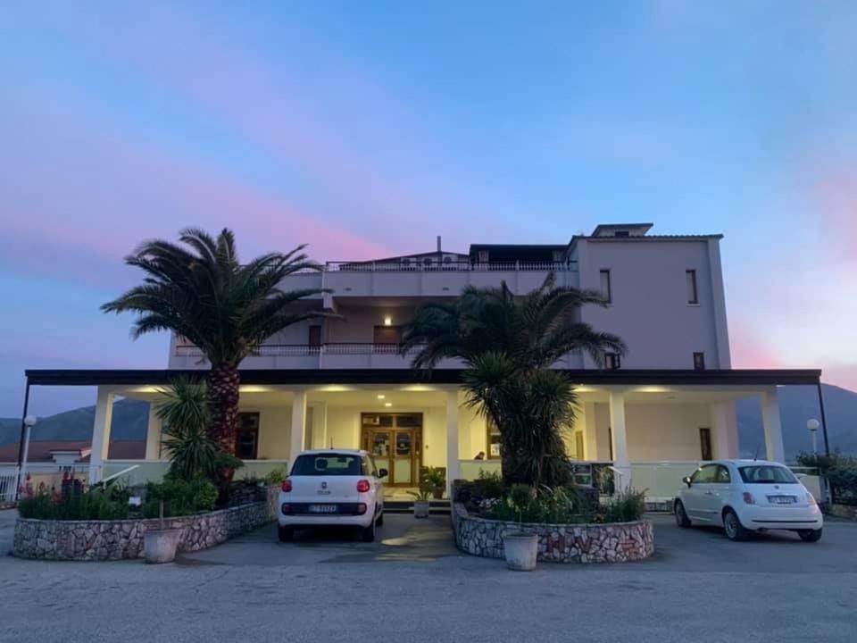 Hotel Vallisdea Sala Consilina Exterior photo